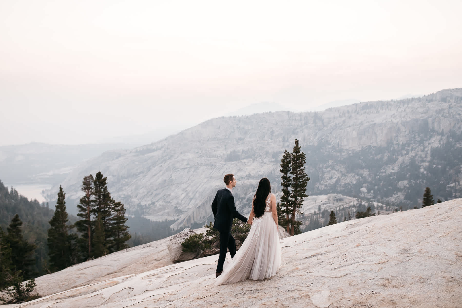 yosemite-cathedral-lake-hiking-sunset-elopement-81