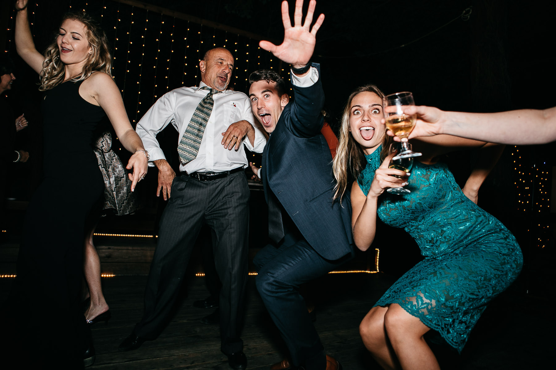 bodega-bay-secret-garden-gloomy-fall-wedding-156