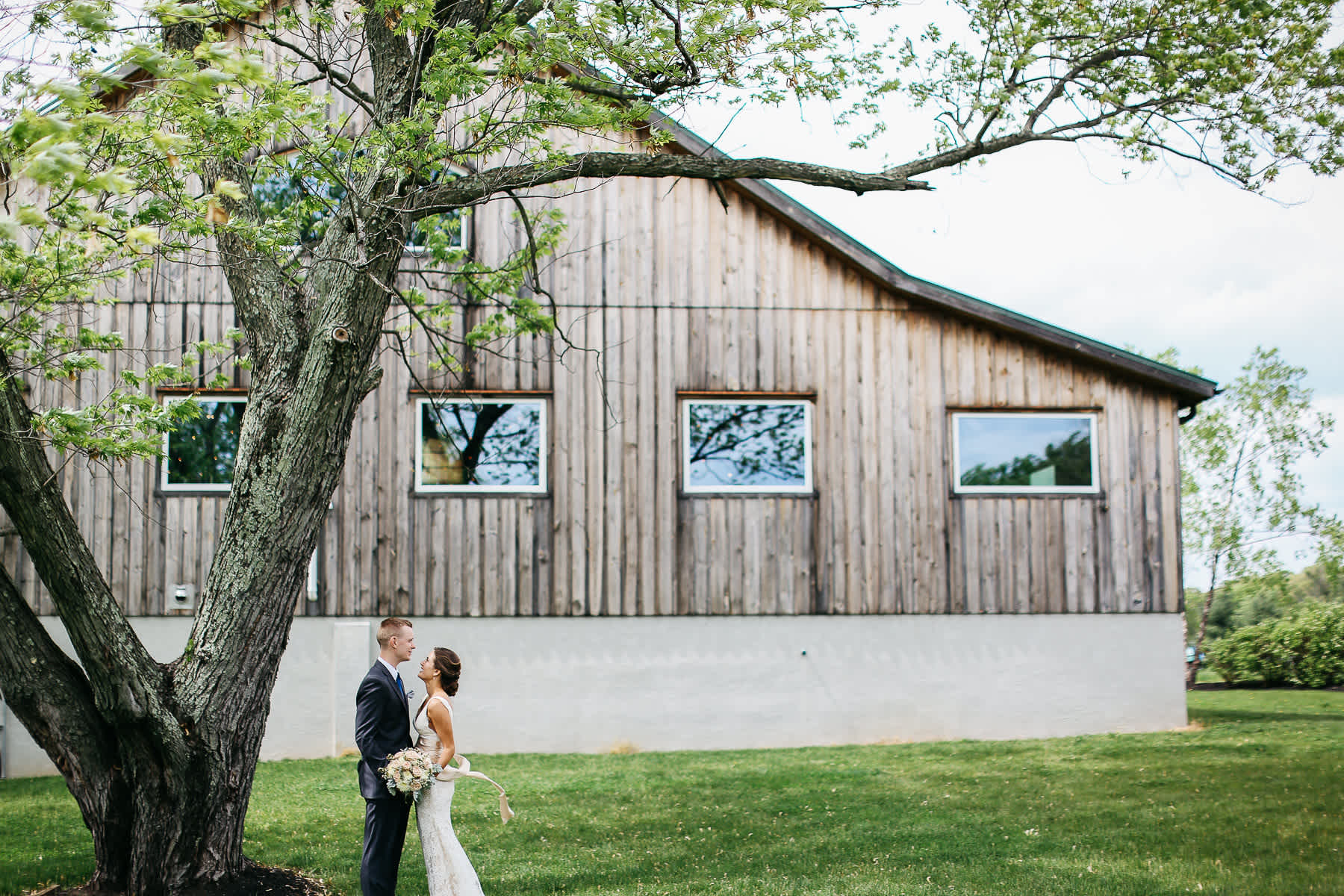 Pennsylvania-Newton-Rosebank-winery-spring-lifestyle-wedding-43