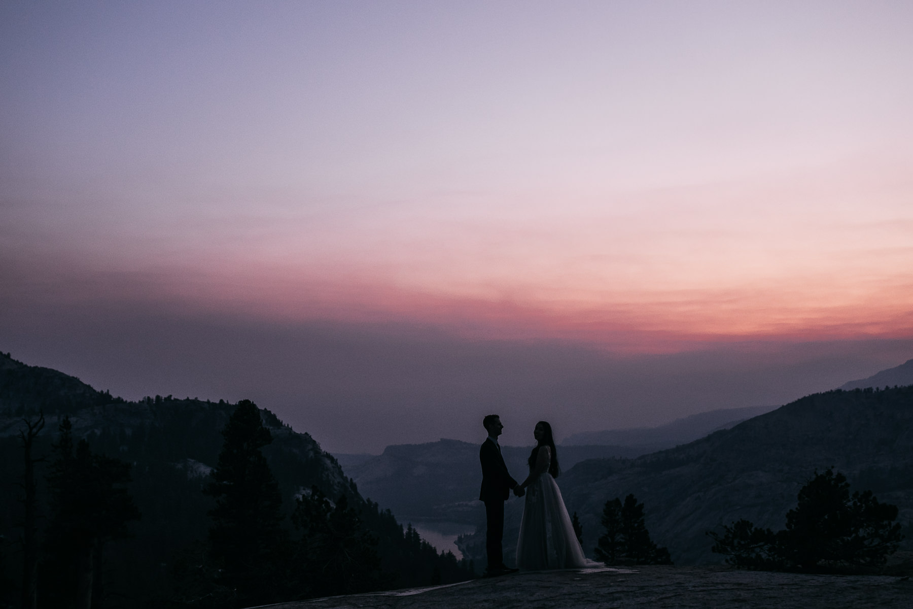 yosemite-cathedral-lake-hiking-sunset-elopement-87