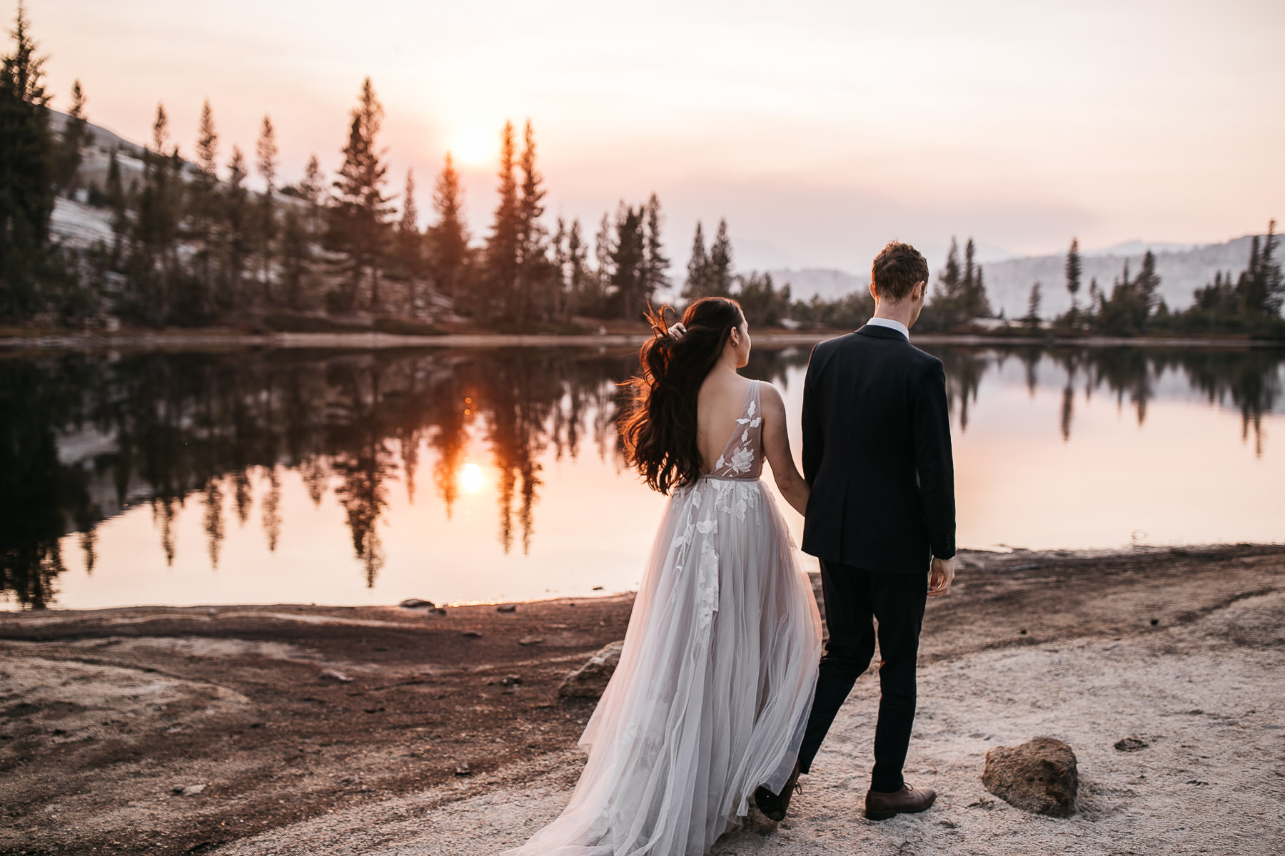 yosemite-cathedral-lake-hiking-sunset-elopement-57