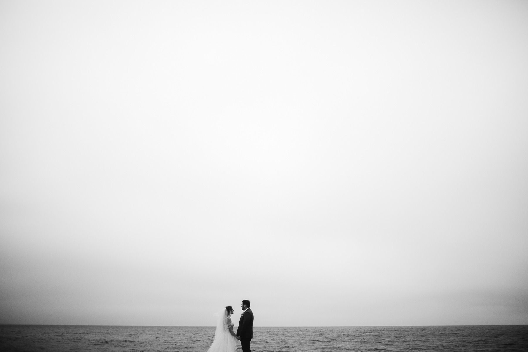 malibu-gloomy-summer-romantic-wedding-77