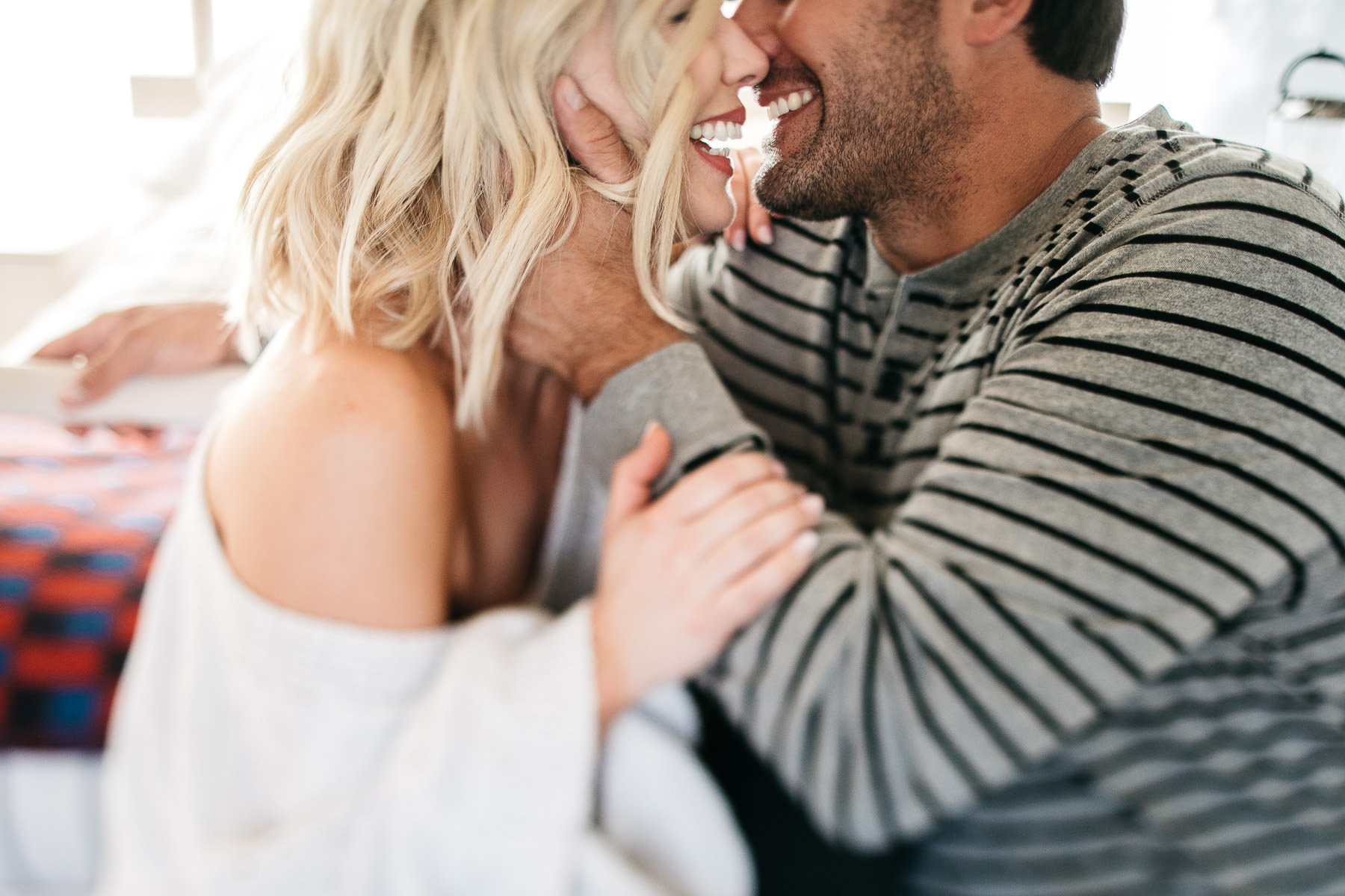 mendocino-grove-ca-glamping-waterside-anniversary-session-golden-retriever-29