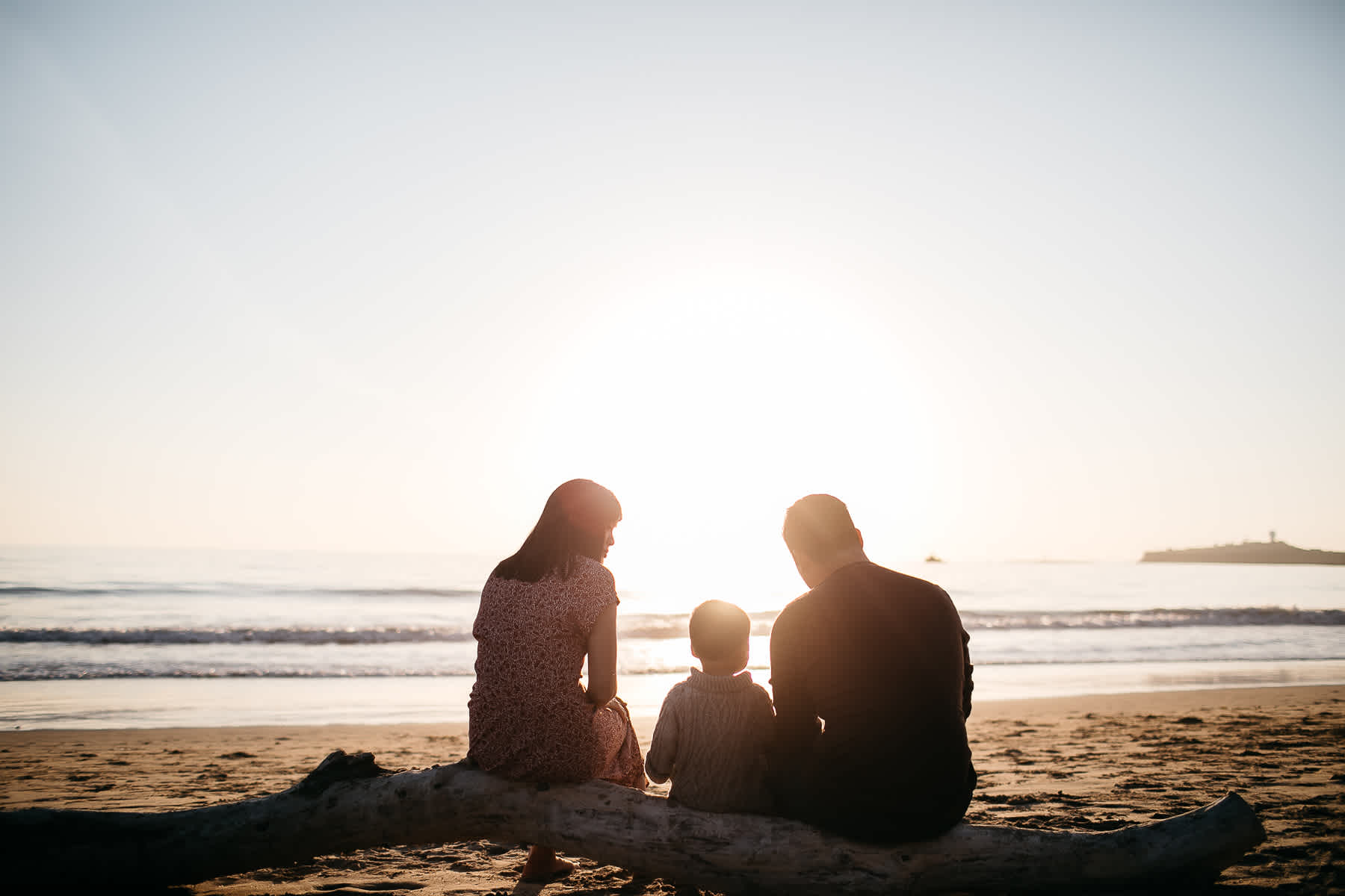 Half-moon-bay-beachy-sunset-lifestyle-family-session-24
