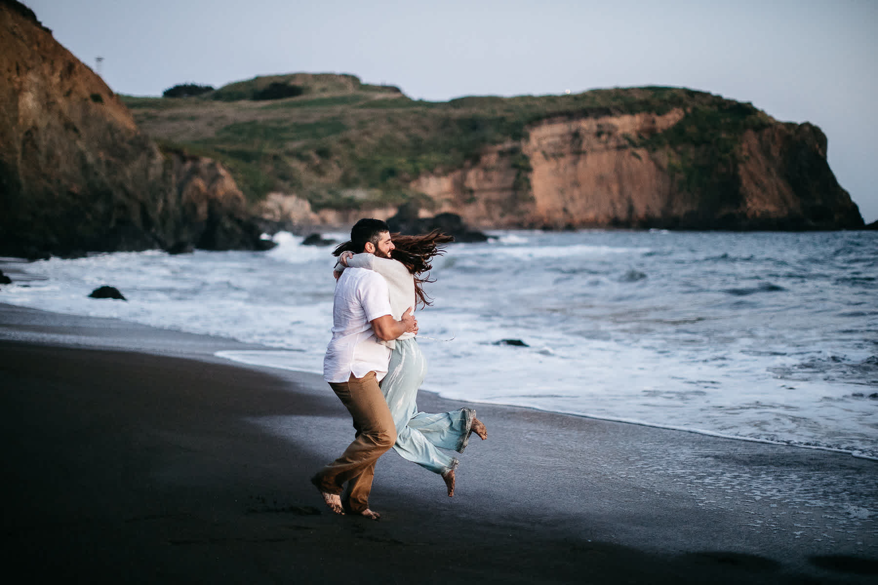 marin-headlands-rodeo-beach-lifestyle-laughter-engagement-session-82
