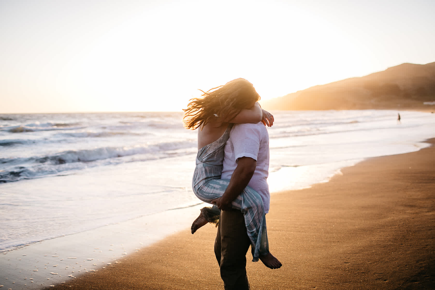 marin-headlands-rodeo-beach-lifestyle-laughter-engagement-session-53