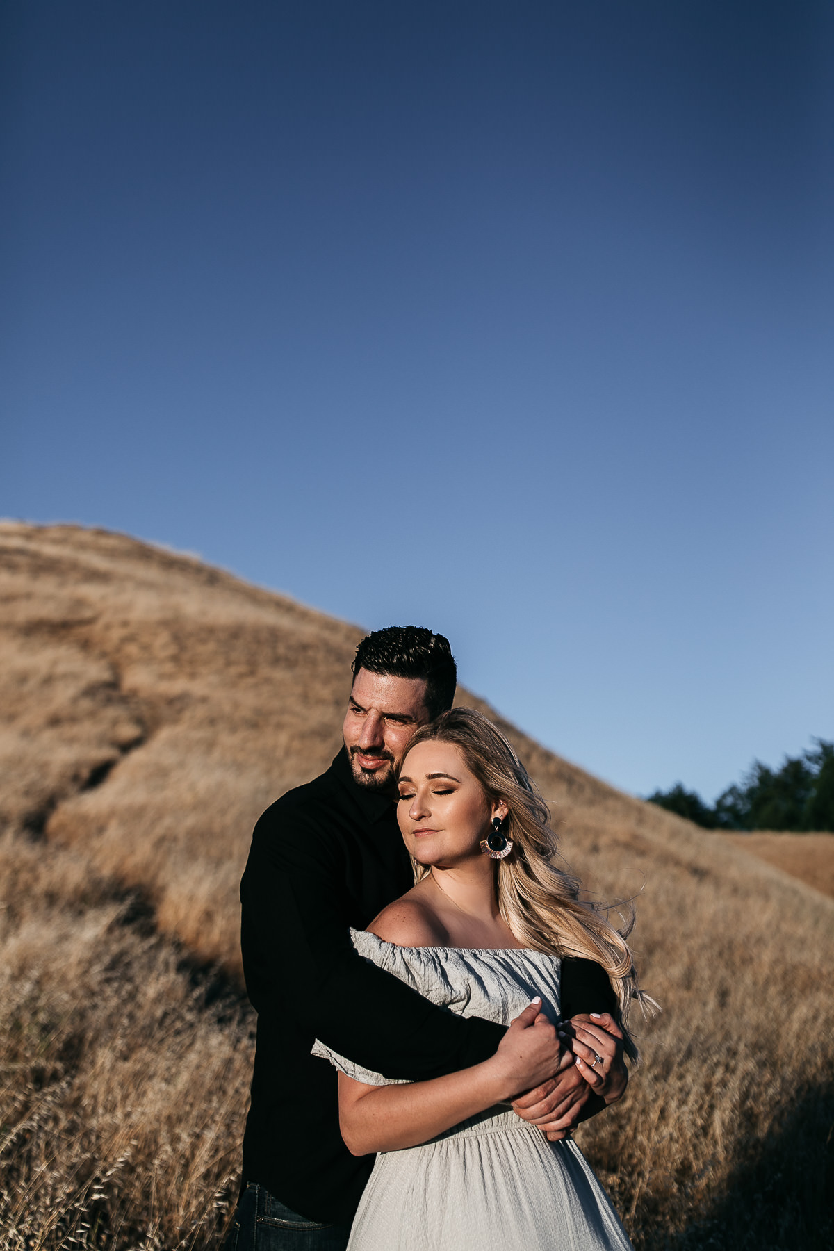 mt-tam-golden-hills-sunset-engagement-session-24