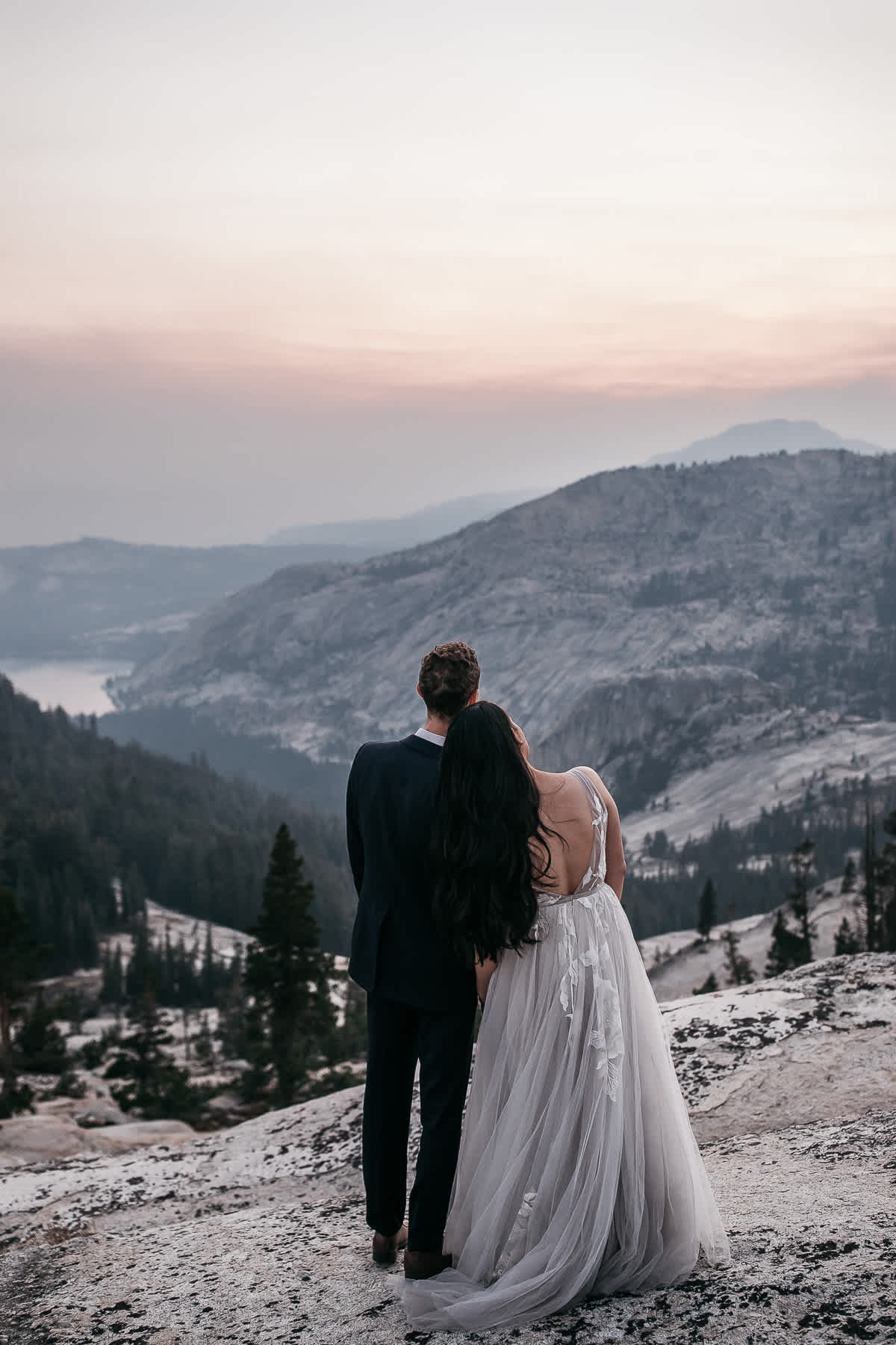 yosemite-cathedral-lake-hiking-sunset-elopement-83