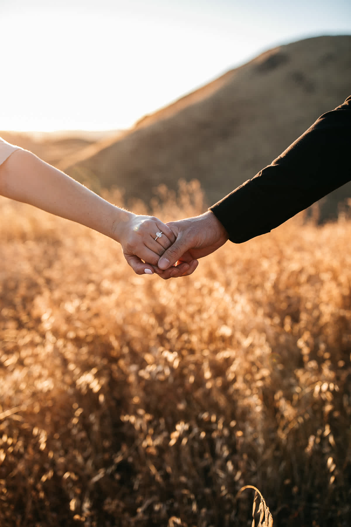 mt-tam-golden-hills-sunset-engagement-session-28