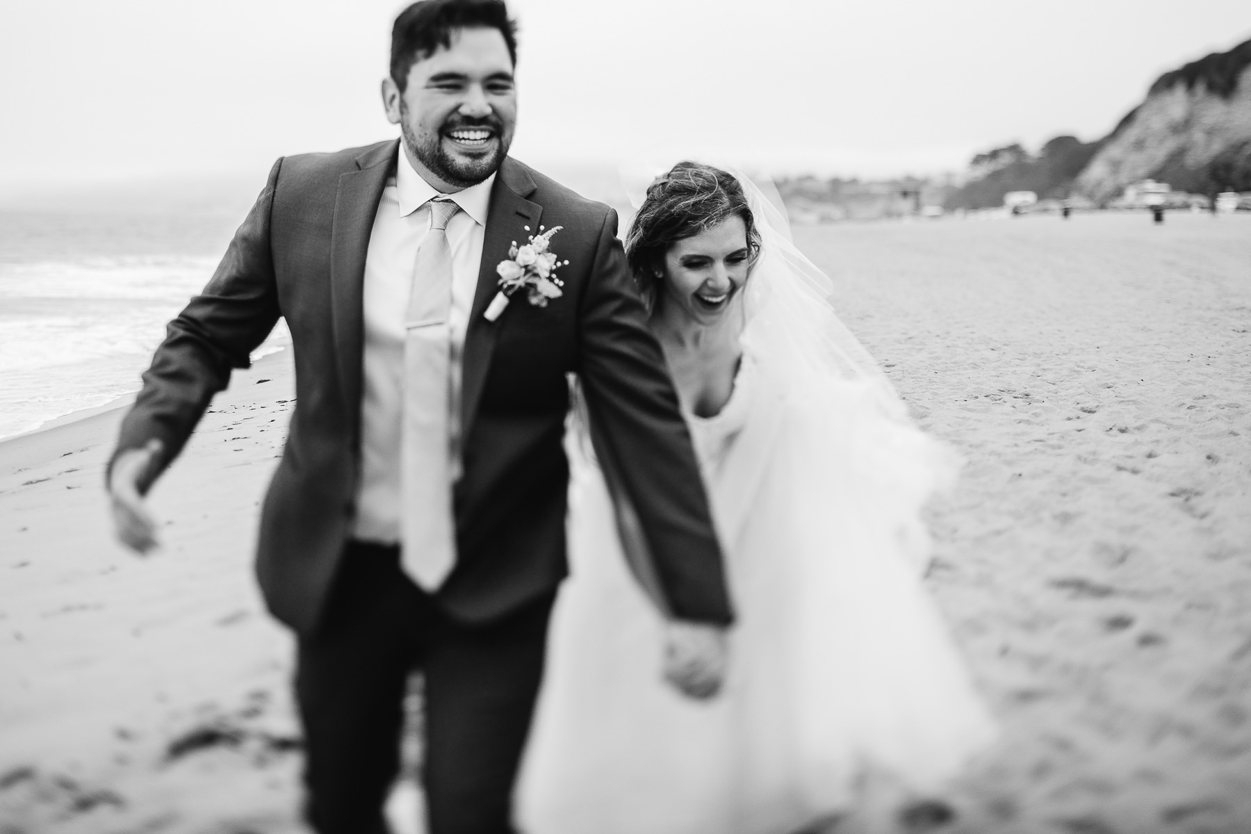 malibu-gloomy-summer-romantic-wedding-79