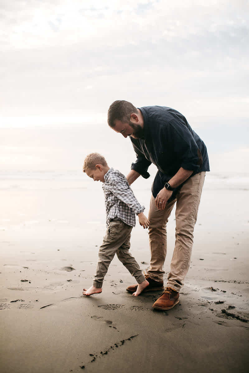 cloudy-fort-funston-winter-lifestyle-family-session-21