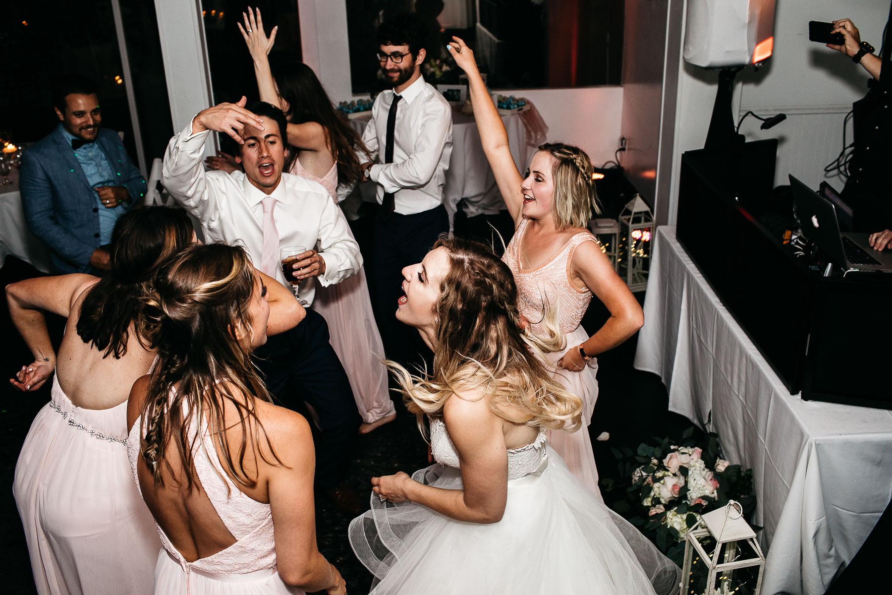 malibu-gloomy-summer-romantic-wedding-106