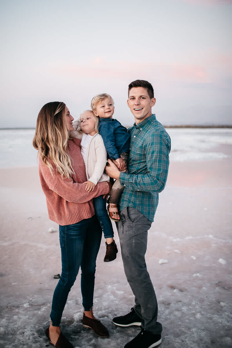 san-jose-ca-salt-flats-sunset-family-lifestyle-session-30