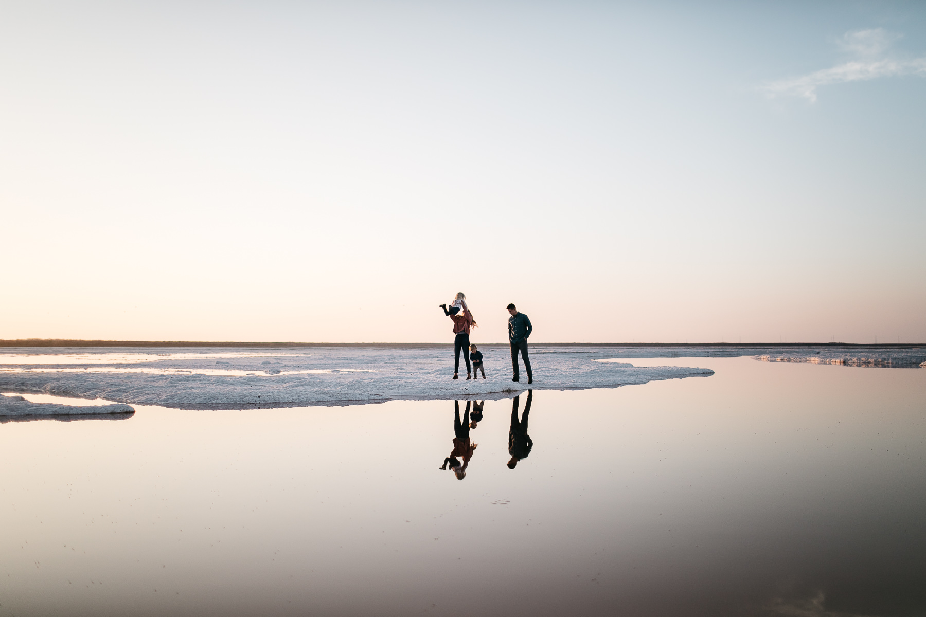 san-jose-ca-salt-flats-sunset-family-lifestyle-session-16