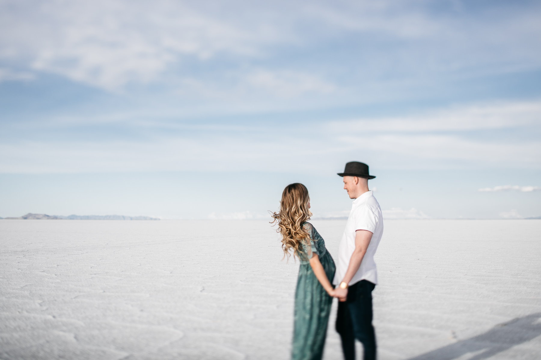 bonneville-utah-salt-flats-lifestyle-maternity-shoot-42