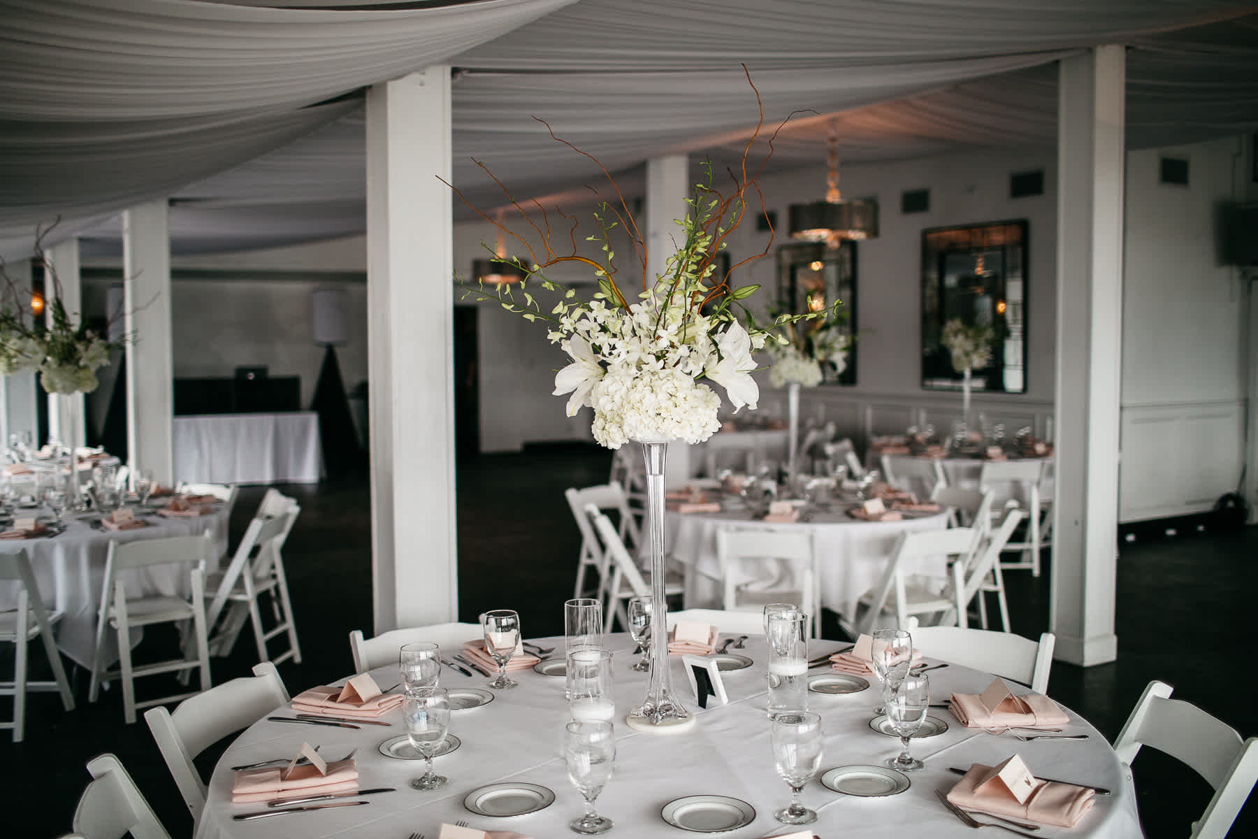 malibu-gloomy-summer-romantic-wedding-39