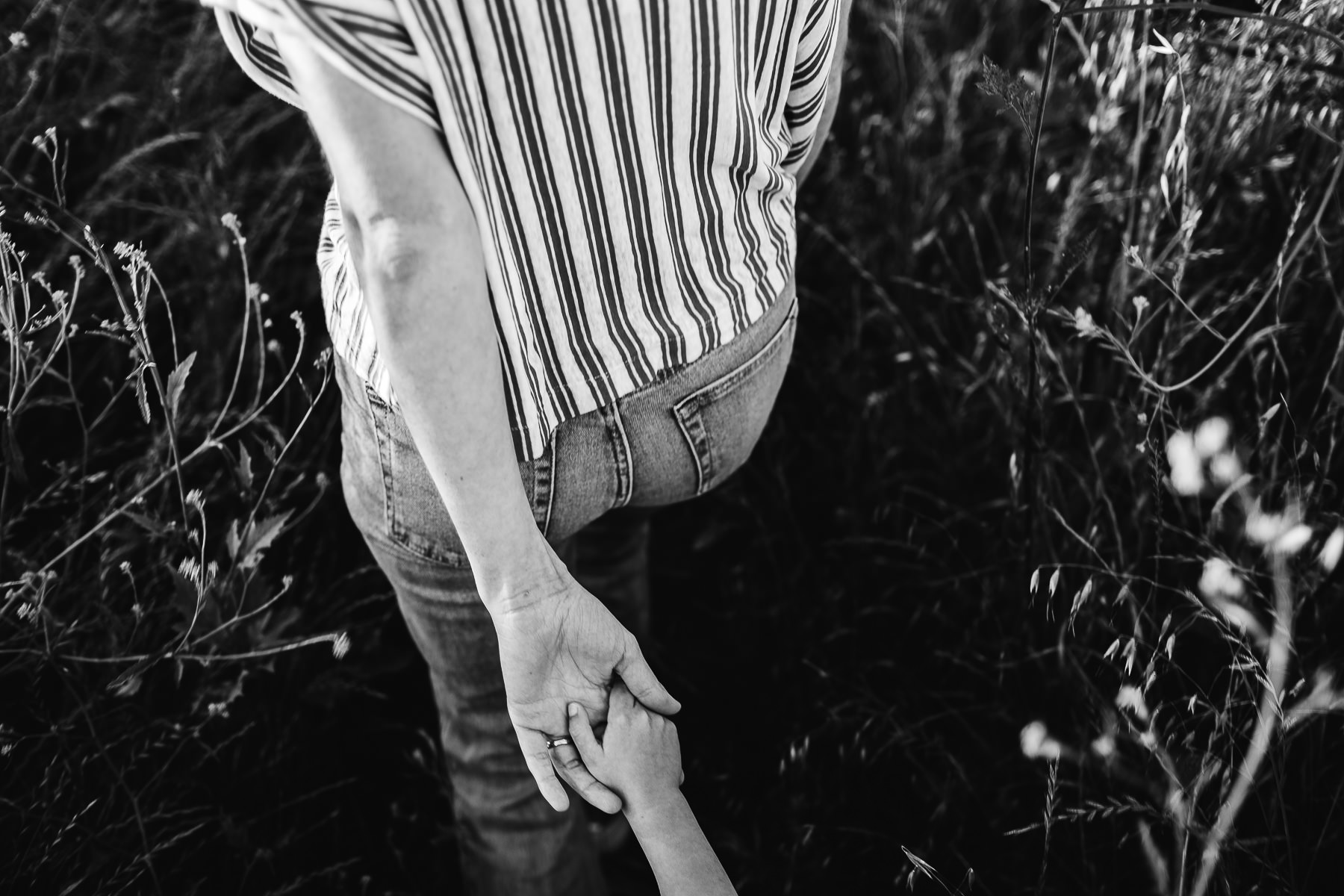 lime-ridge-concord-mustard-flower-vintage-car-lifestyle-family-session-24