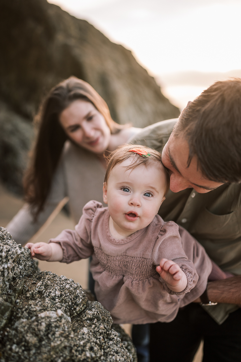 Half-moon-bay-golden-light-fall-beach-family-session-31