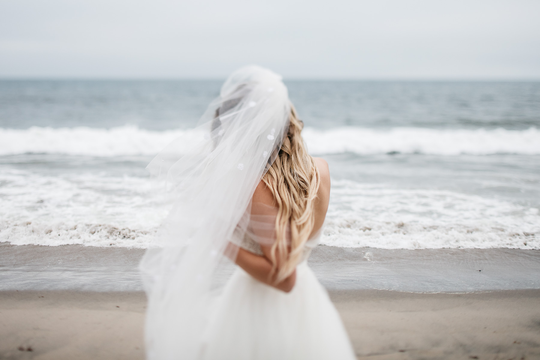 malibu-gloomy-summer-romantic-wedding-73