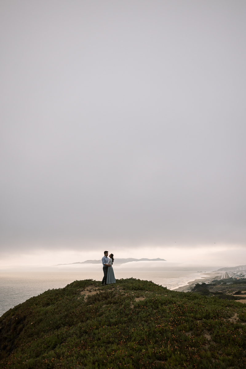 fort-funston-gloomy-fall-engagement-session-12