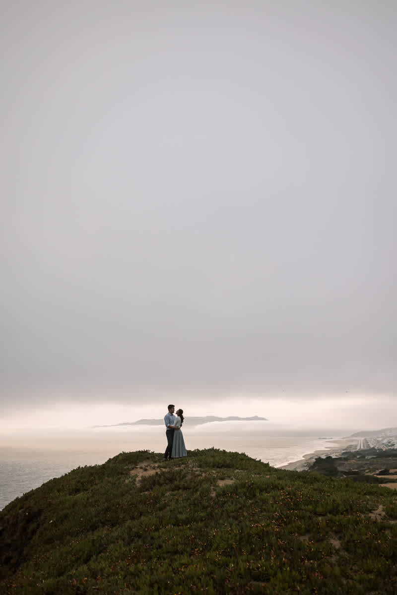 fort-funston-gloomy-fall-engagement-session-12