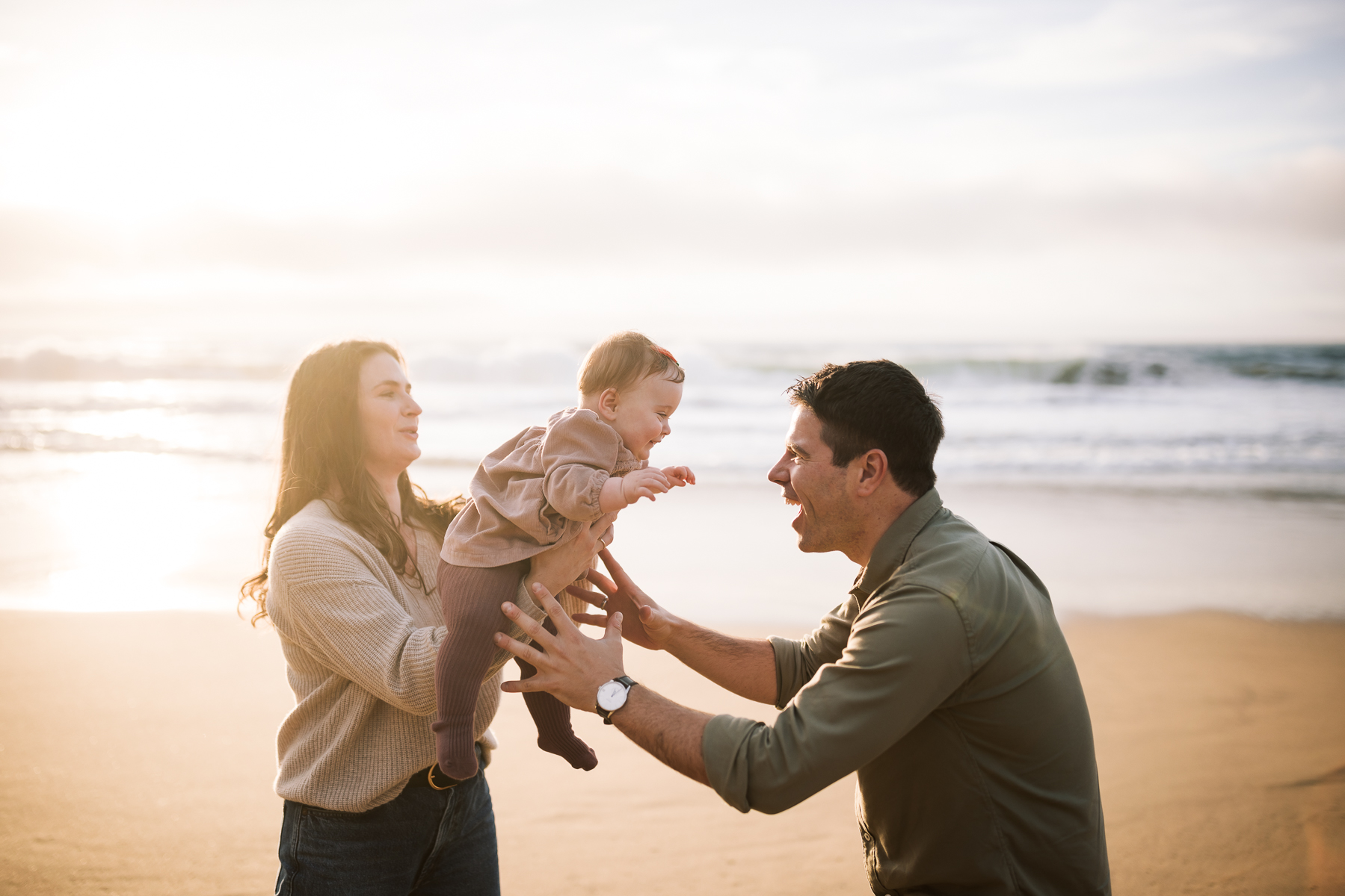Half-moon-bay-golden-light-fall-beach-family-session-20