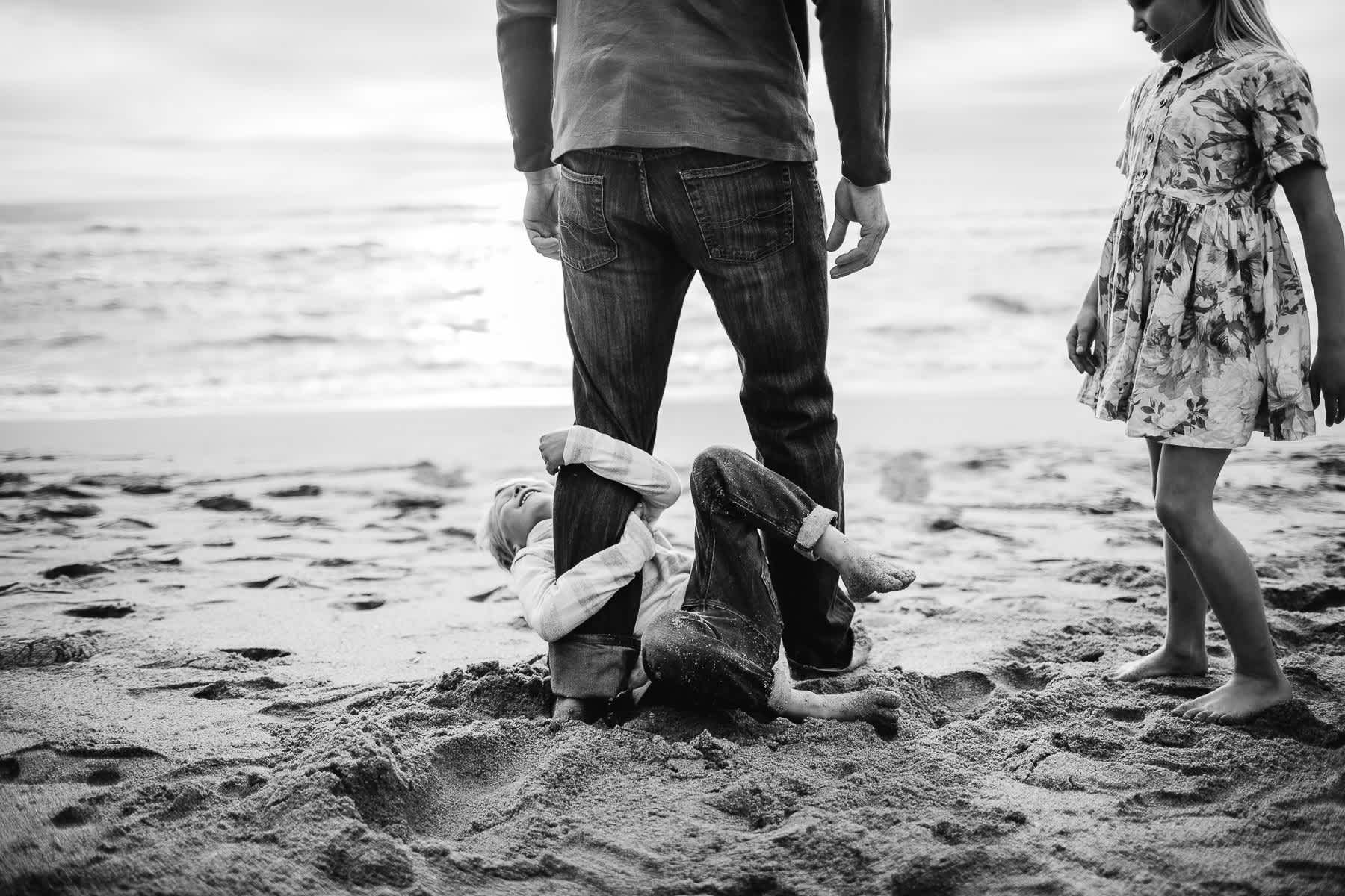 half-moon-bay-ca-sunset-family-lifestyle-session-golden-light-4