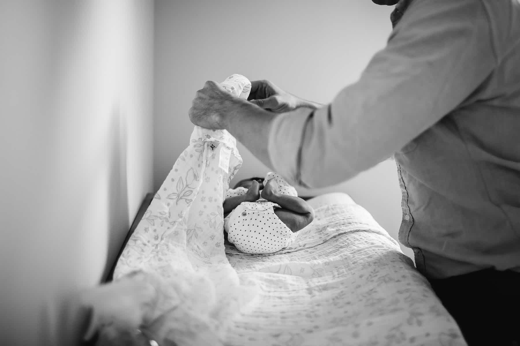 san-francisco-in-home-lifestyle-newborn-session-7