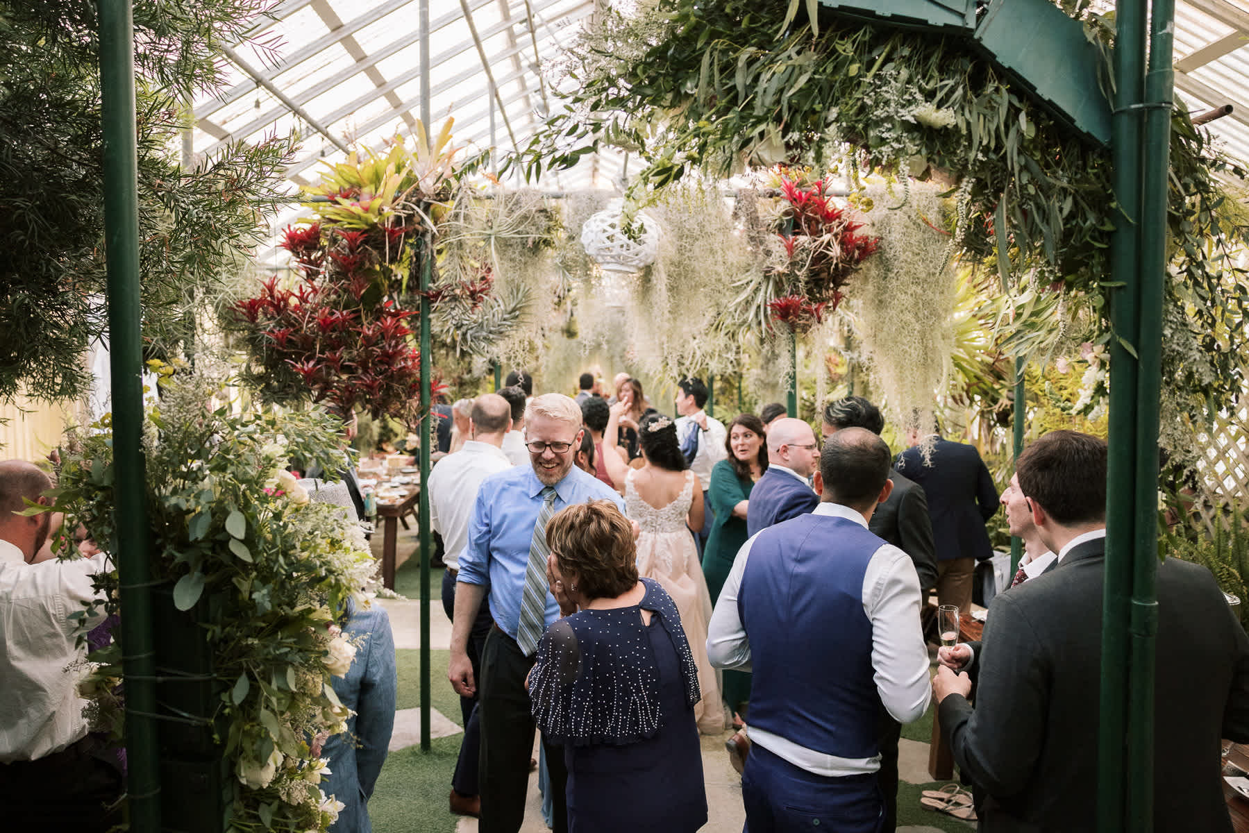 Pacifica-shelldance-orchid-gardens-summer-wedding-159