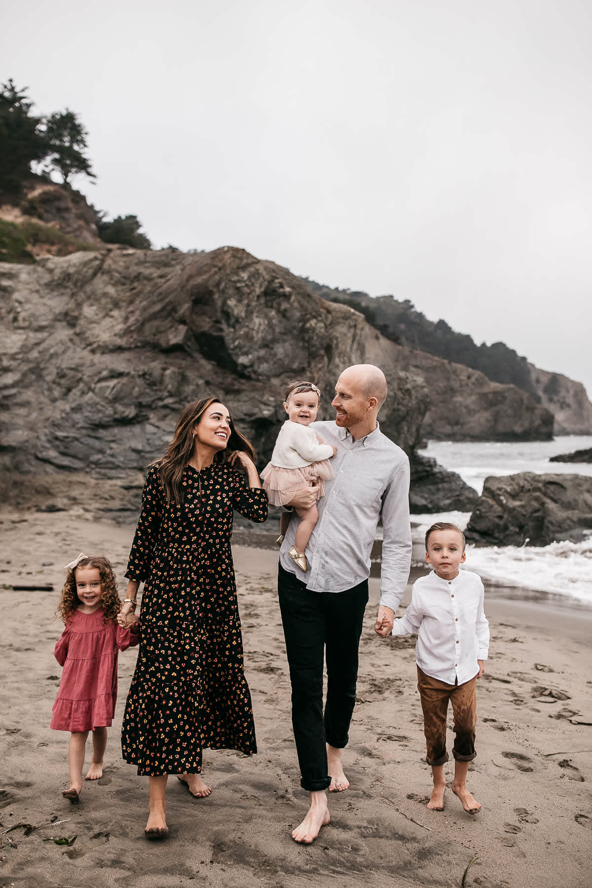 summer-foggy-china-beach-lifestyle-family-session-20
