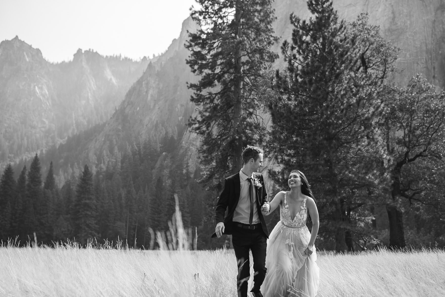 yosemite-cathedral-lake-hiking-sunset-elopement-34