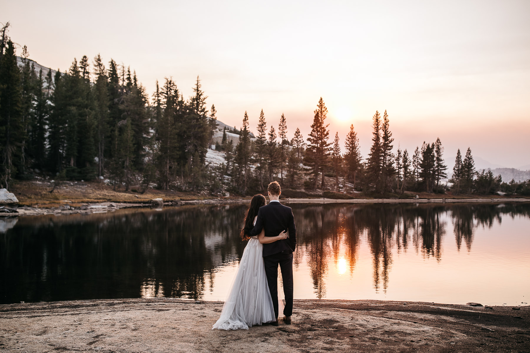 yosemite-cathedral-lake-hiking-sunset-elopement-52