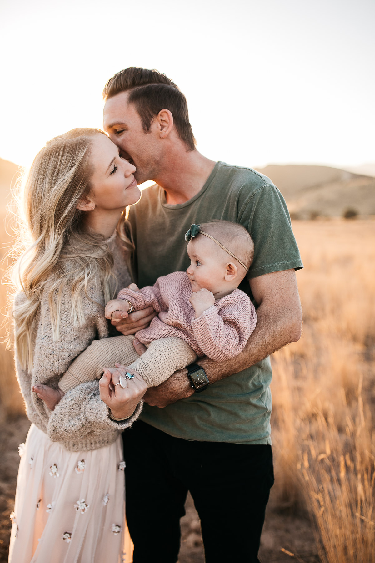 golden-hills-sunset-lifestyle-session-family-with-goldendoodle-27