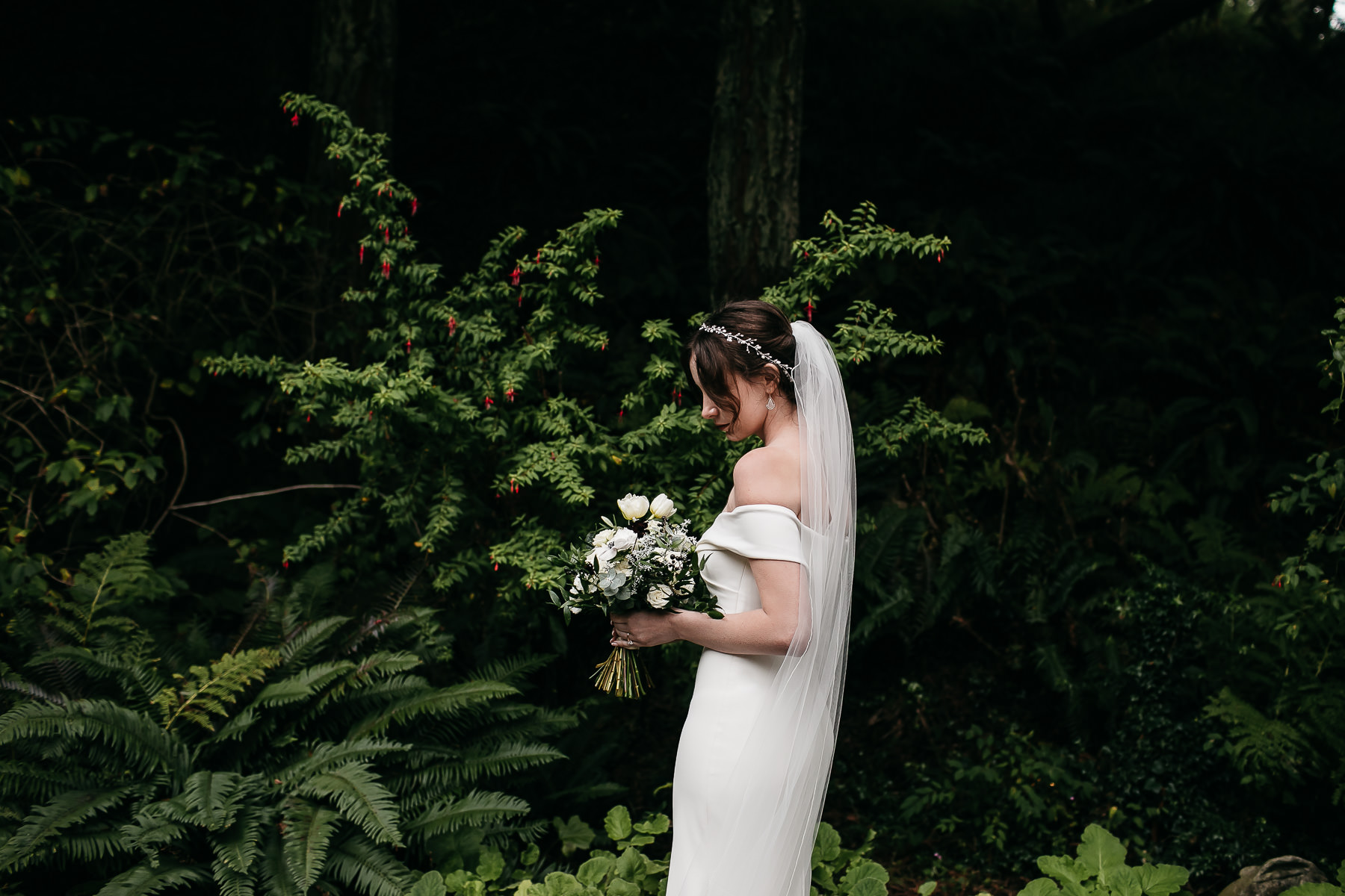 bodega-bay-secret-garden-gloomy-fall-wedding-33