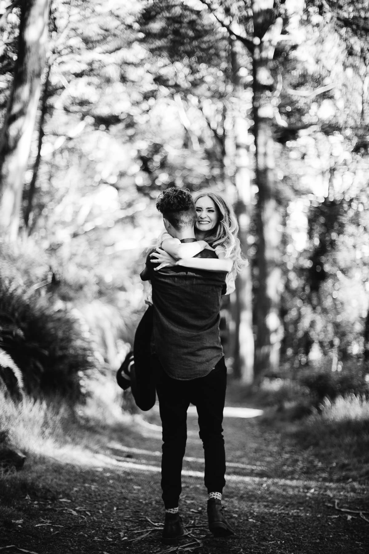 summer-san-francisco-lifestyle-coastal-engagement-session-12