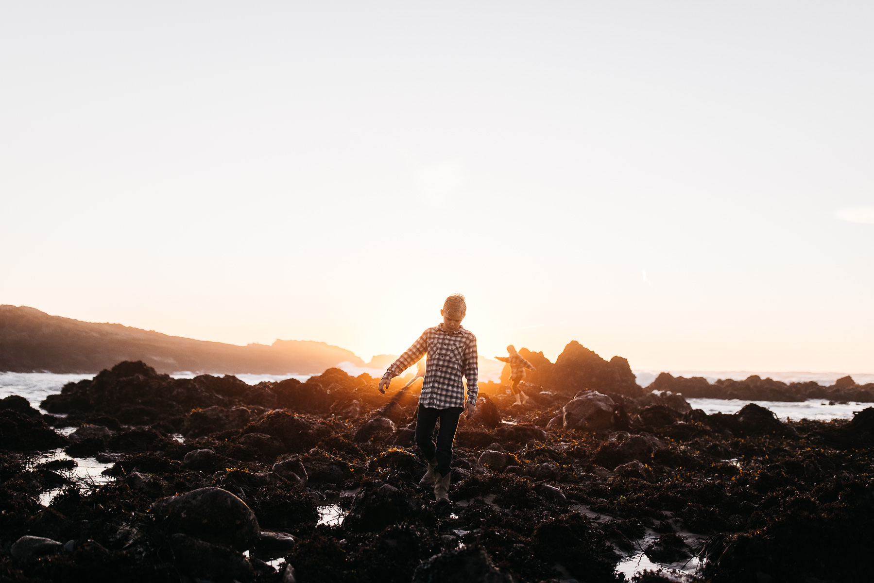 pescadero-beach-school-bus-lifestyle-sunset-family-session-35