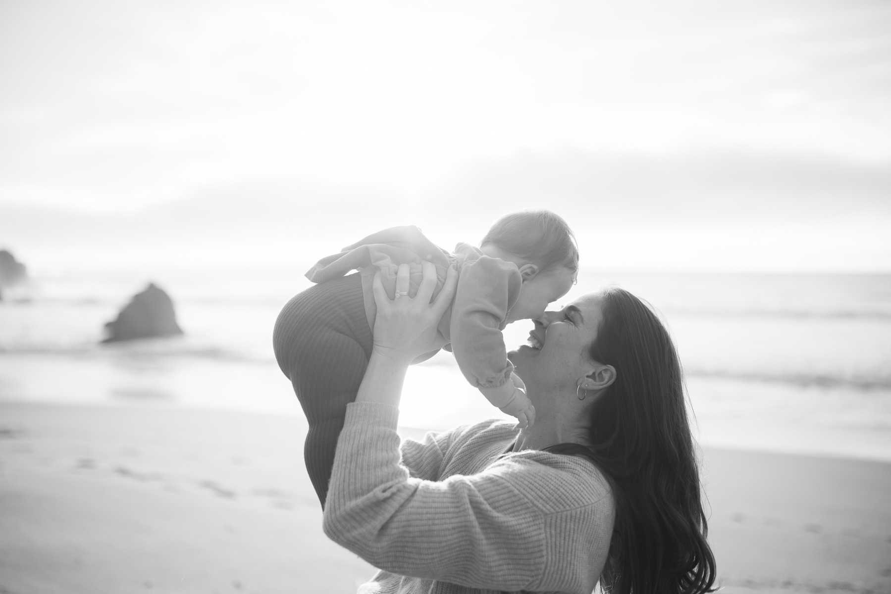 Half-moon-bay-golden-light-fall-beach-family-session-4
