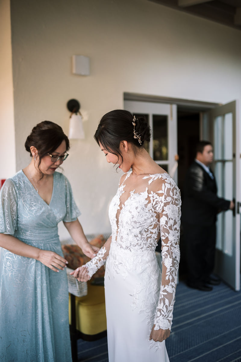 Stavrand-Russian-River-intimate-fall-wedding-17