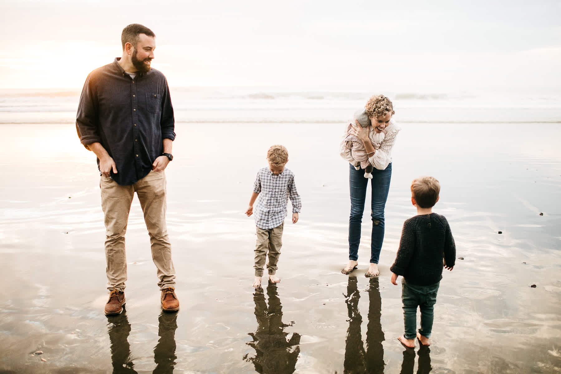 cloudy-fort-funston-winter-lifestyle-family-session-34