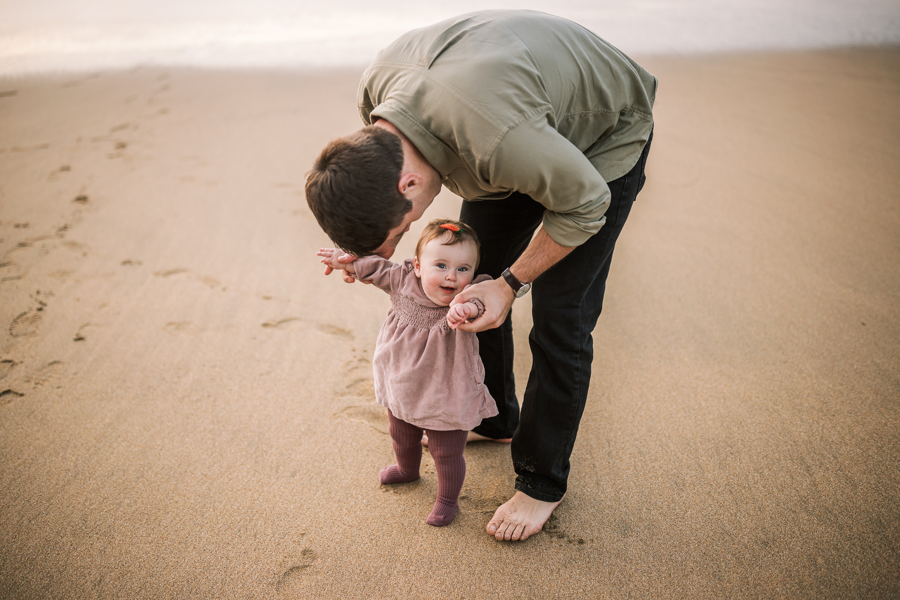 Half-moon-bay-golden-light-fall-beach-family-session-26