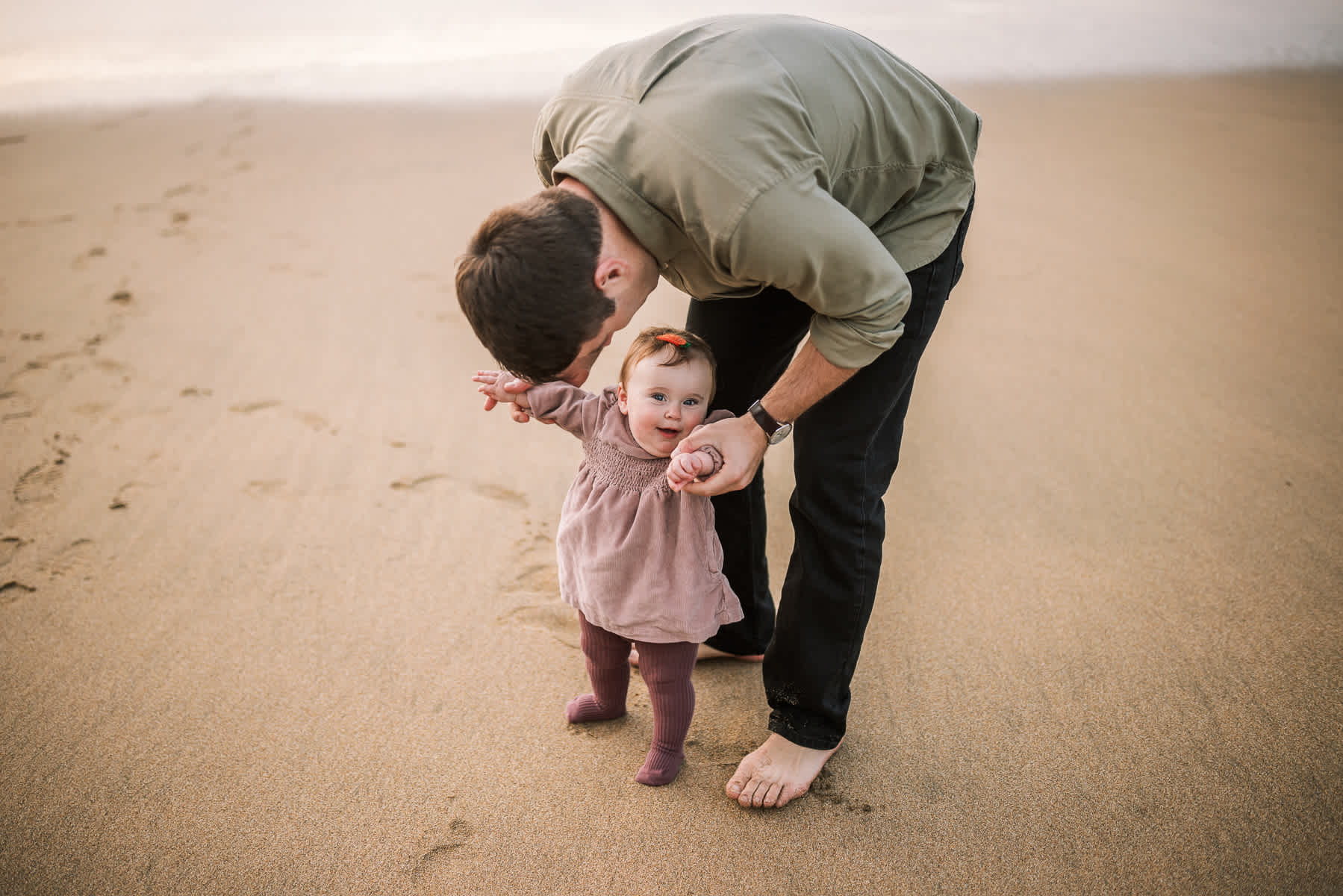 Half-moon-bay-golden-light-fall-beach-family-session-26