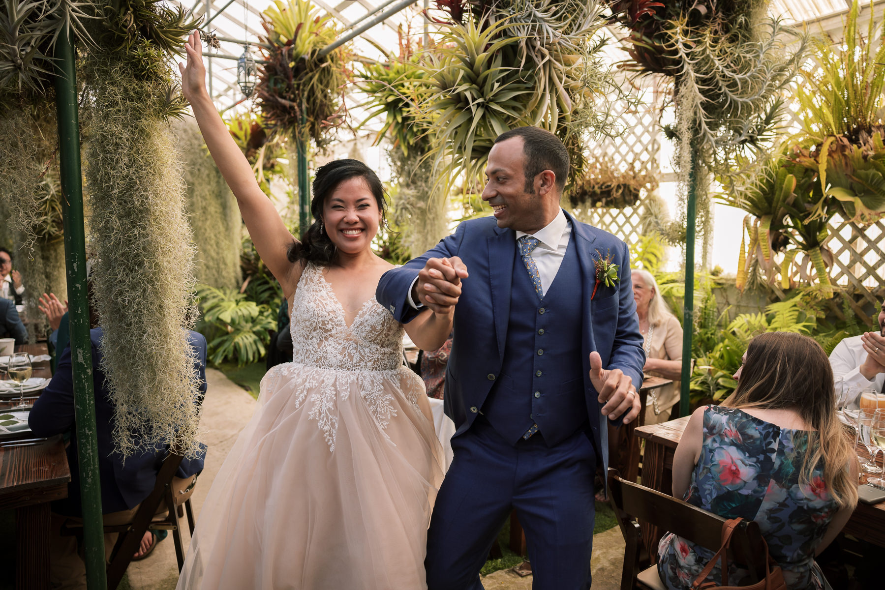 Pacifica-shelldance-orchid-gardens-summer-wedding-126