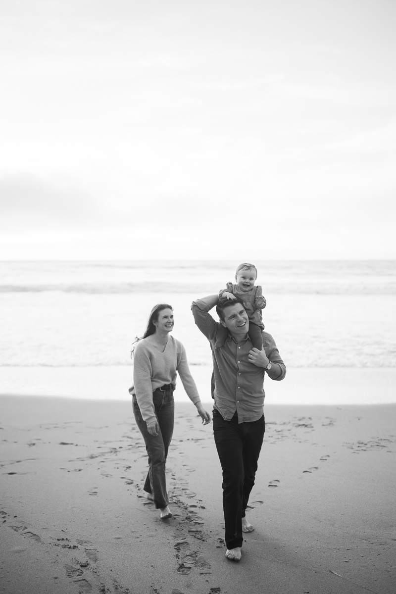 Half-moon-bay-golden-light-fall-beach-family-session-18