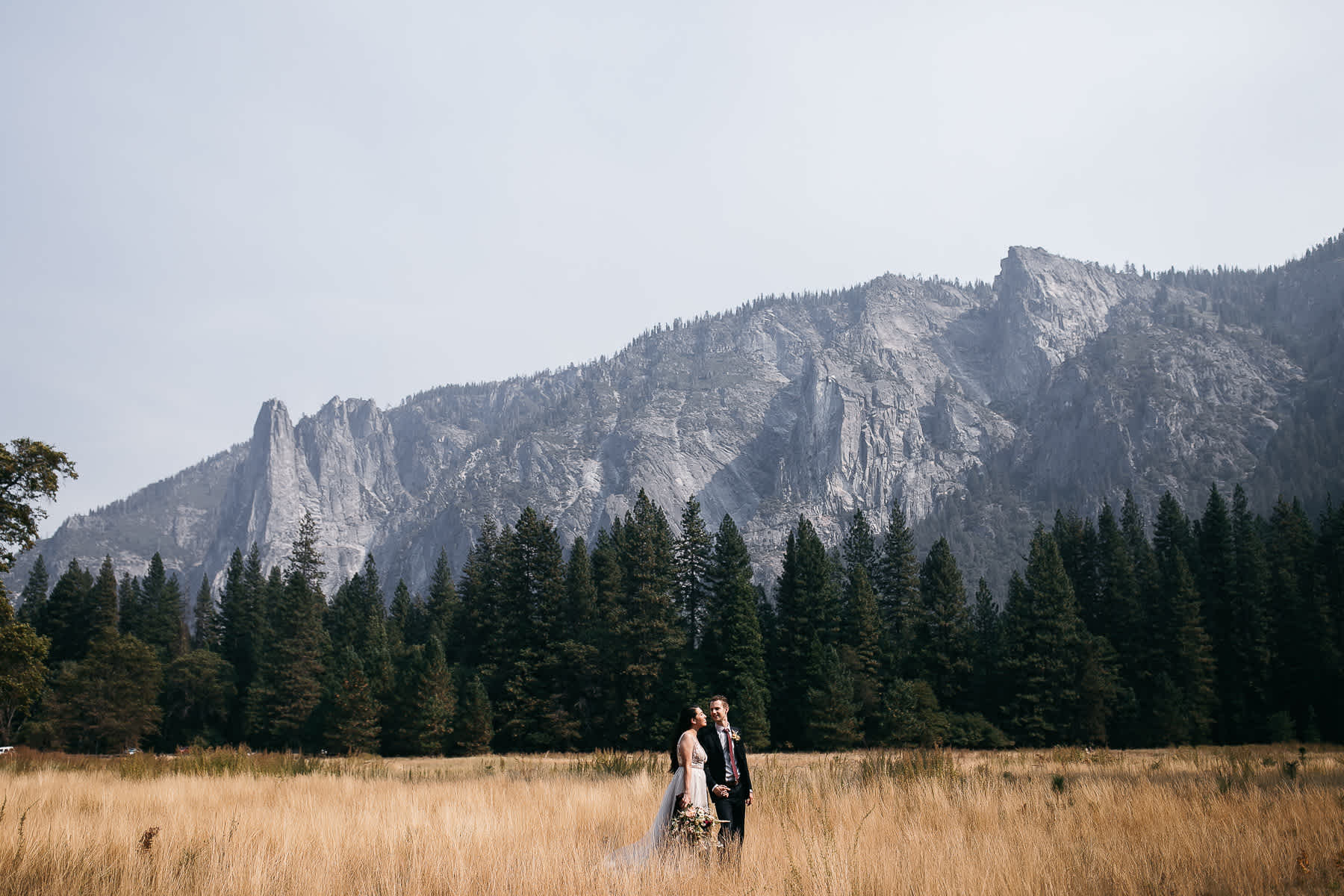 yosemite-cathedral-lake-hiking-sunset-elopement-22