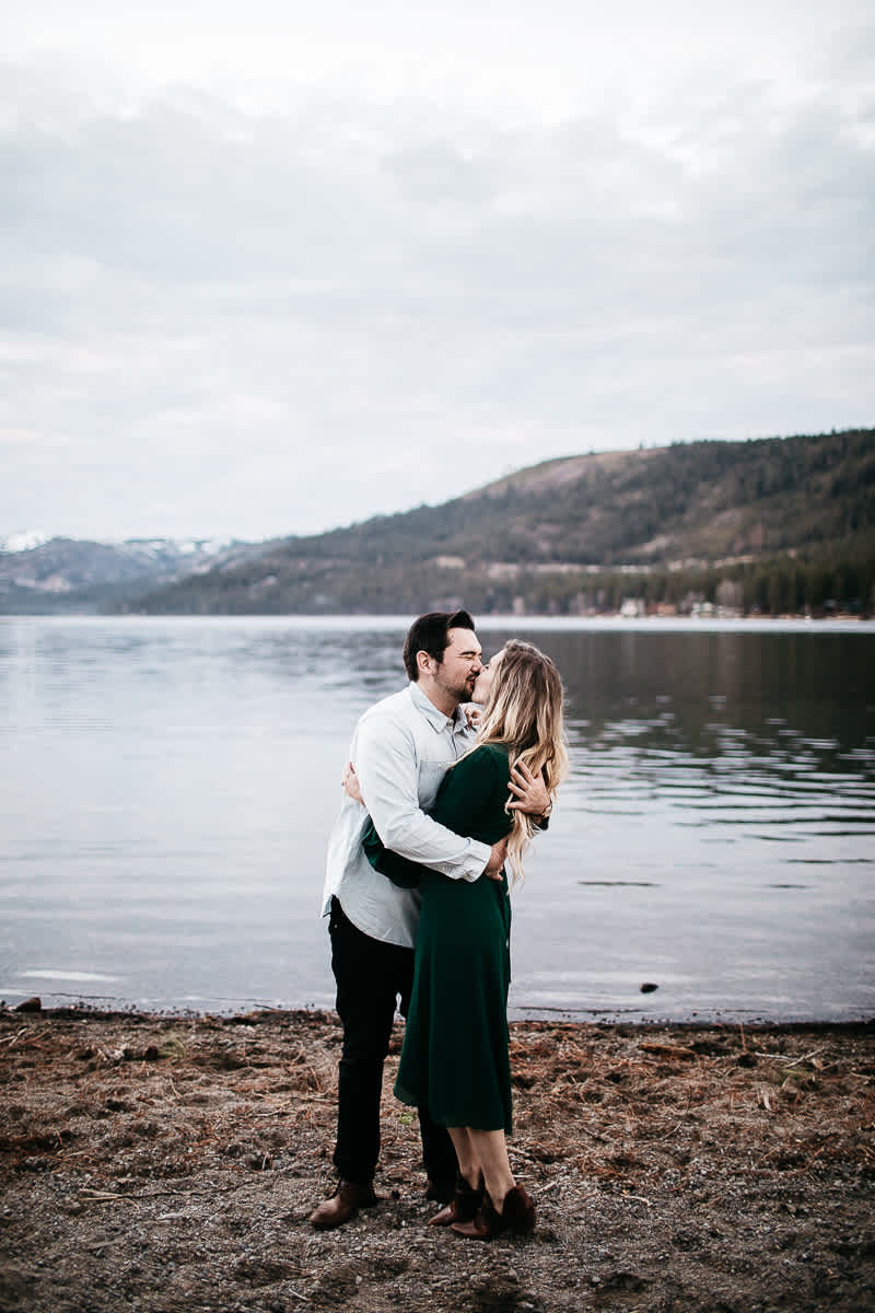 donner-lake-tahoe-national-forest-fall-engagement-session-41