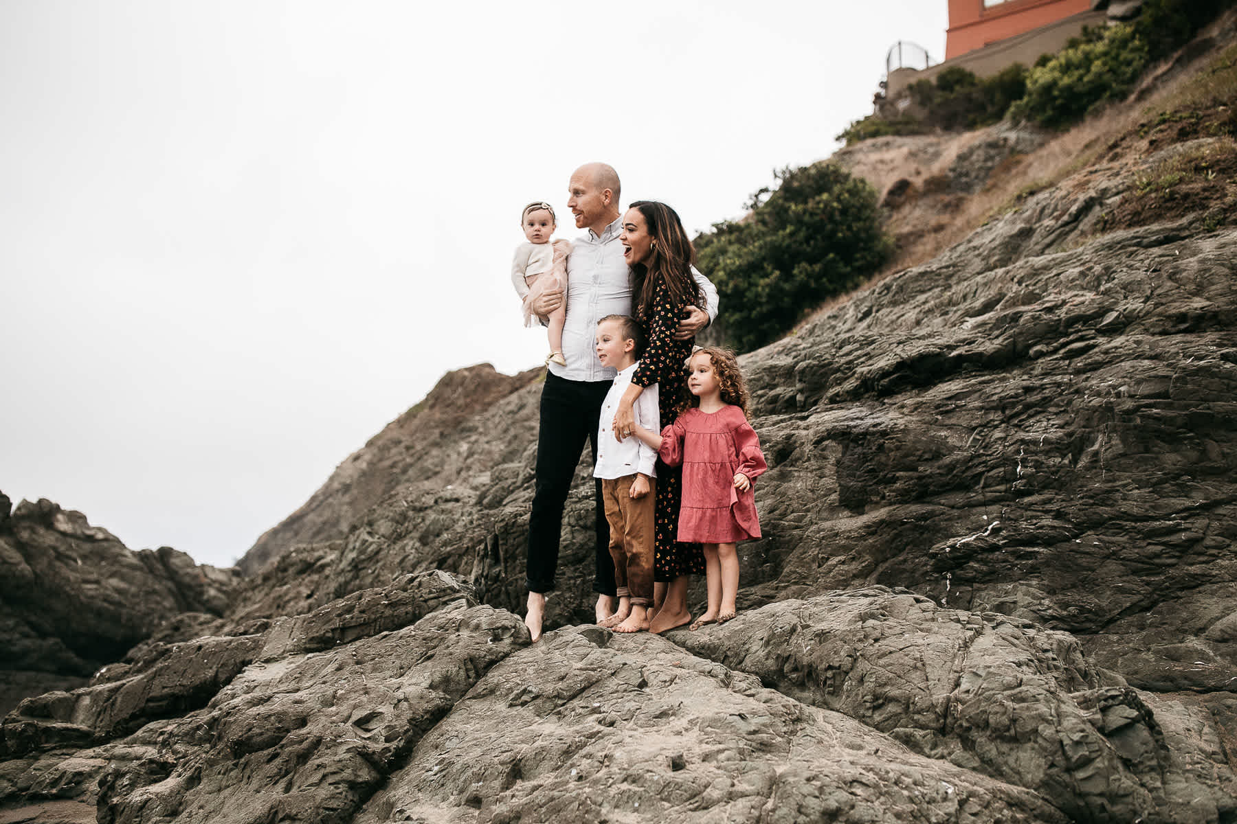 summer-foggy-china-beach-lifestyle-family-session-17