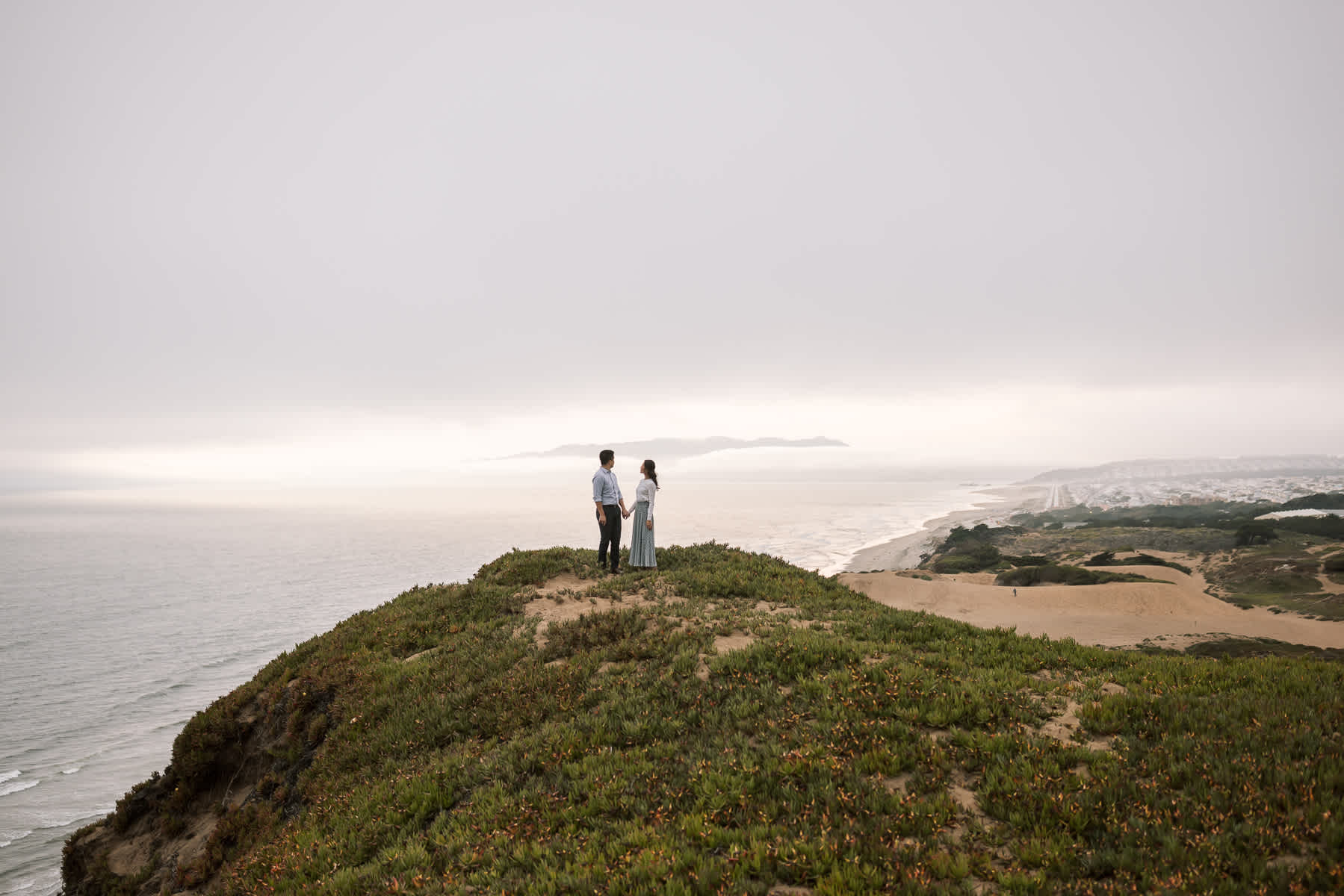 fort-funston-gloomy-fall-engagement-session-13