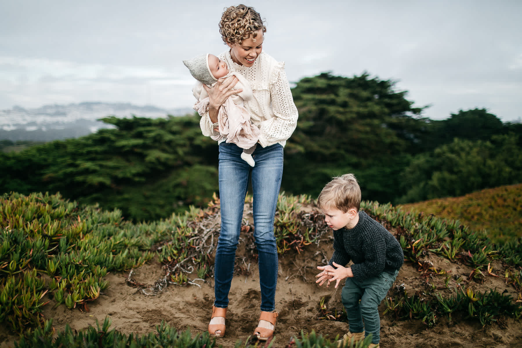 cloudy-fort-funston-winter-lifestyle-family-session-7