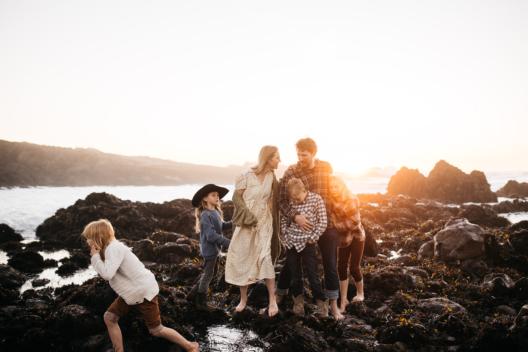 pescadero-beach-school-bus-lifestyle-sunset-family-session-37