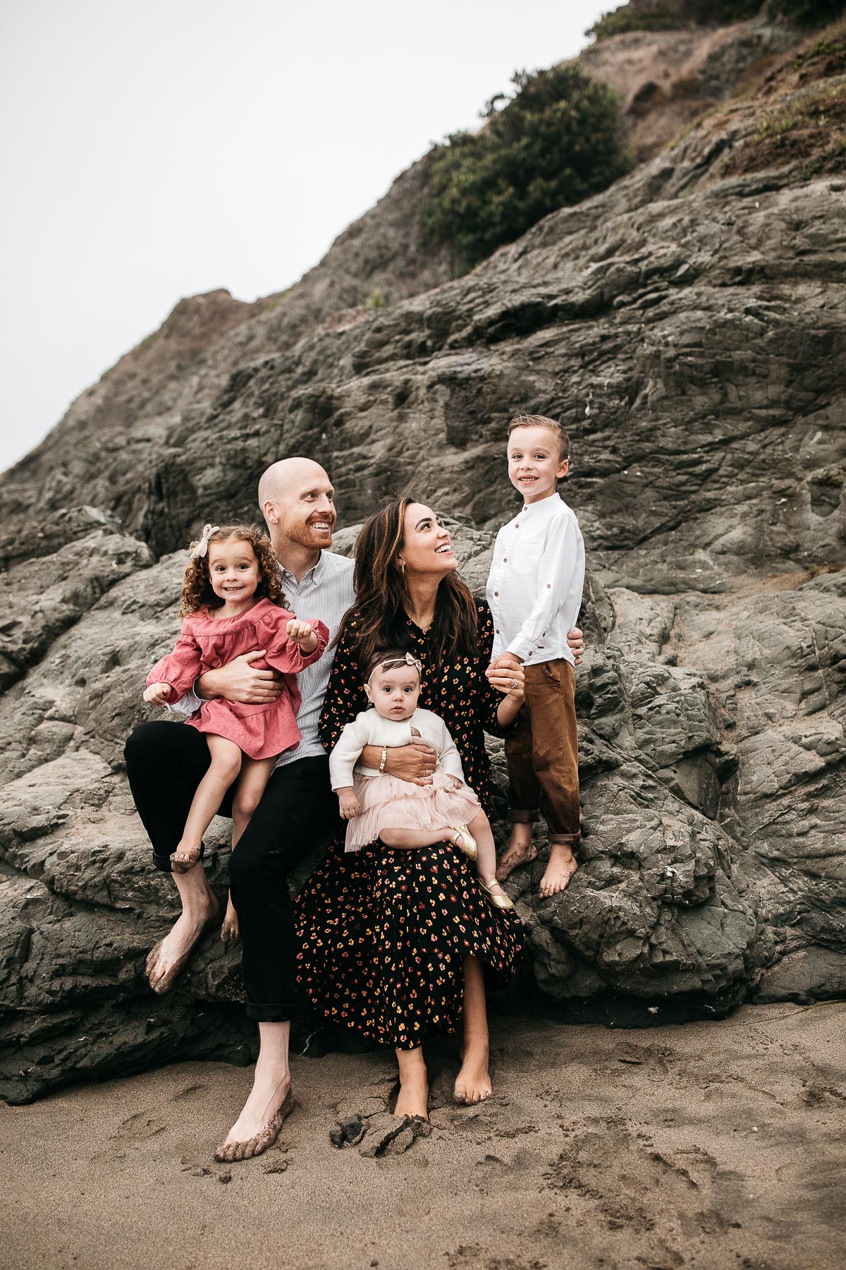 summer-foggy-china-beach-lifestyle-family-session-23